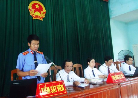 Có nên tách rời chức năng thực hành quyền công tố và kiểm sát việc tuân theo pháp luật của VKSND